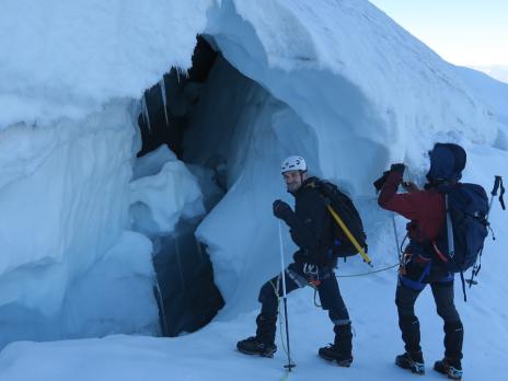 Visite d'une crevasse