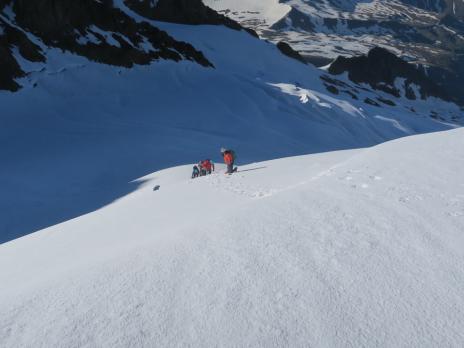 Sous le dôme