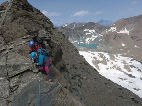Sur l'arête