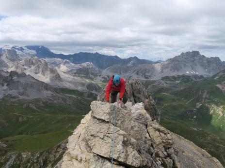 Sur l'arête