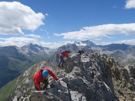 Sur l'arête