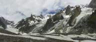 La longue montée au refuge Gonella, au coeur du très sauvage versant de Miage.