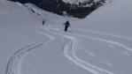 Beaux virages en poudreuse