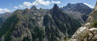 vue sur l'aiguille de Chillol et le vallon du même nom.