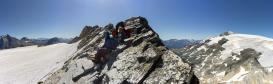 Petite pause sur l'arête du Pelve