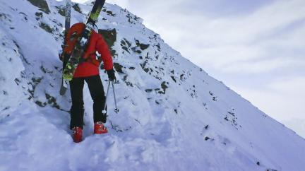 Passage à pieds sur l'arête sud de l'aiguille Rouge.