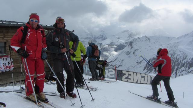Gilles et Christian au départ 40ème championnat de ski UIAGM à Tignes