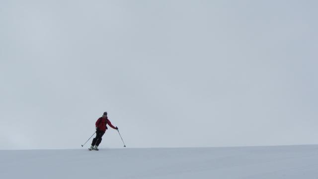 Ski facile sur une neige de printemps