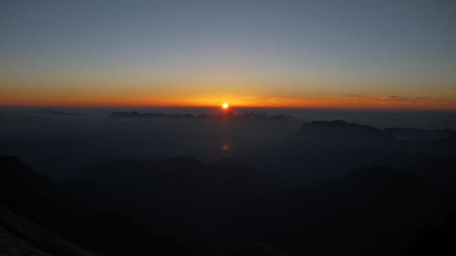 coucher de soleil sur la vallée