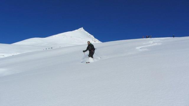 Ski hors piste neige poudreuse dans les vallon de la Chal Peisey - Savoie