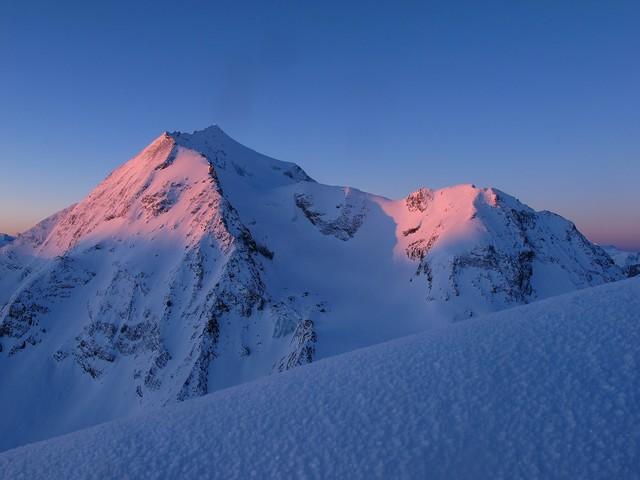Levé du soleil sur le Mont Pourri  massif de la Vanoise