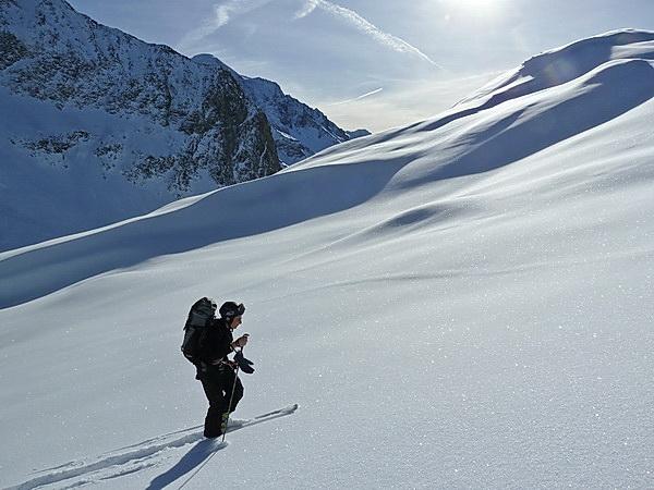 Montée à la crête des Lanchettes depuis le vallon de la commune.
