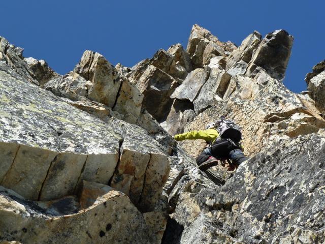 dans le ressaut du haut