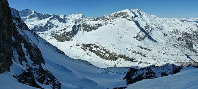 Depuis le milieu de la rampe, vue sur la Vanoise.