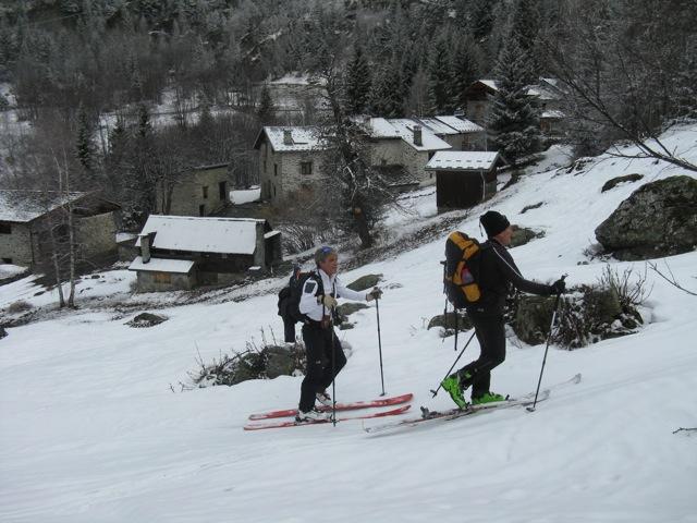 Vers le village du Crot