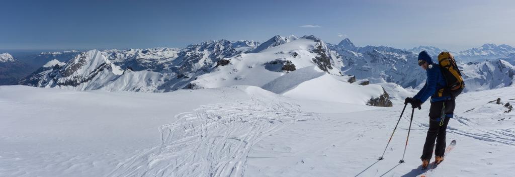 Sur la longue crête des Wildstrübel.