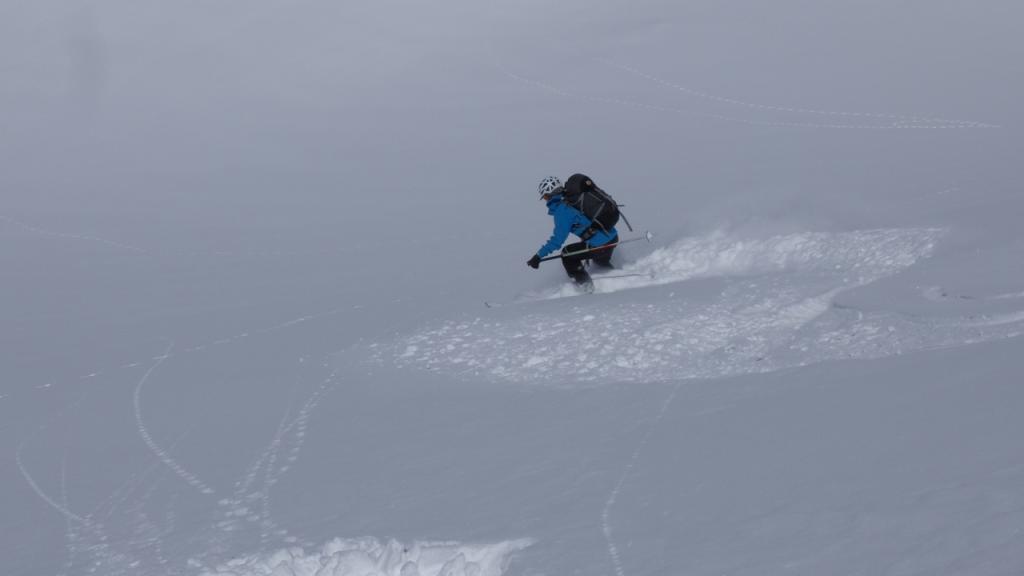 Beau virage en poudreuse
