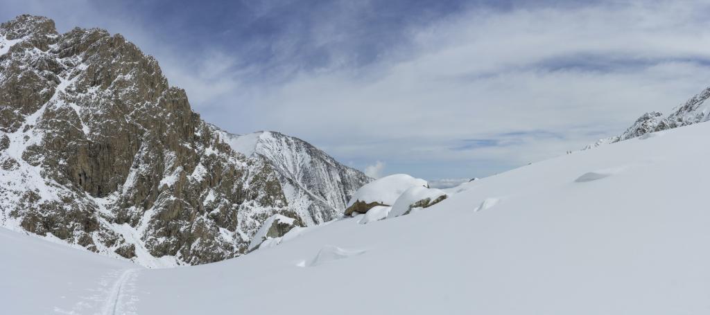 La très longue et très belle montée au bivouac Sarshal (3750m)