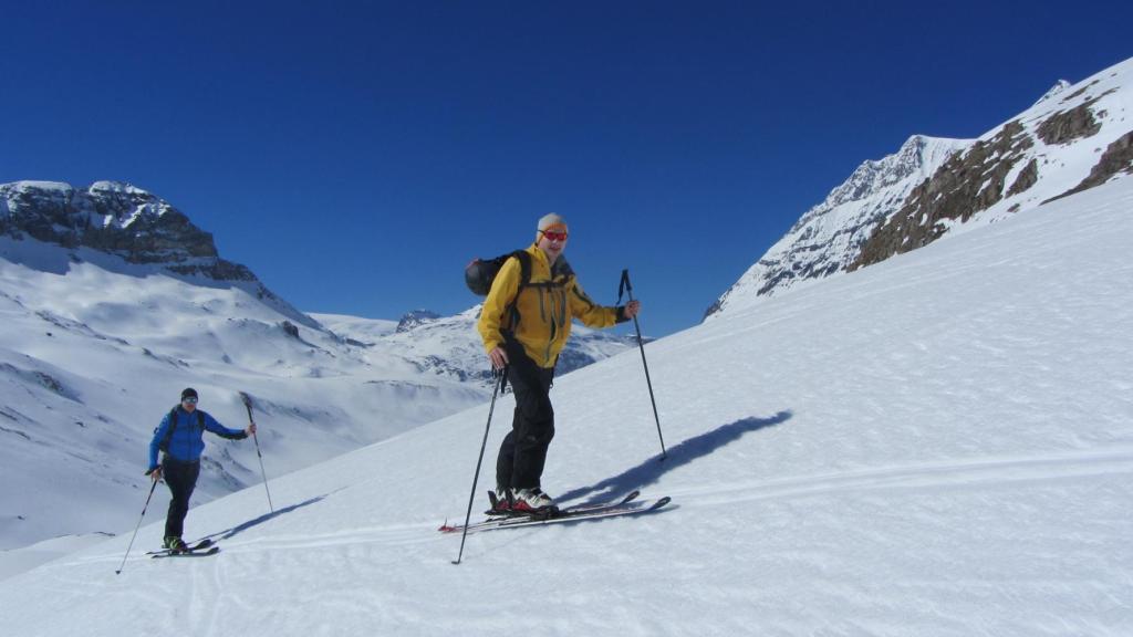 Hors piste à Tignes - couloir du 3500 remonter vers le télésige de la Leisse