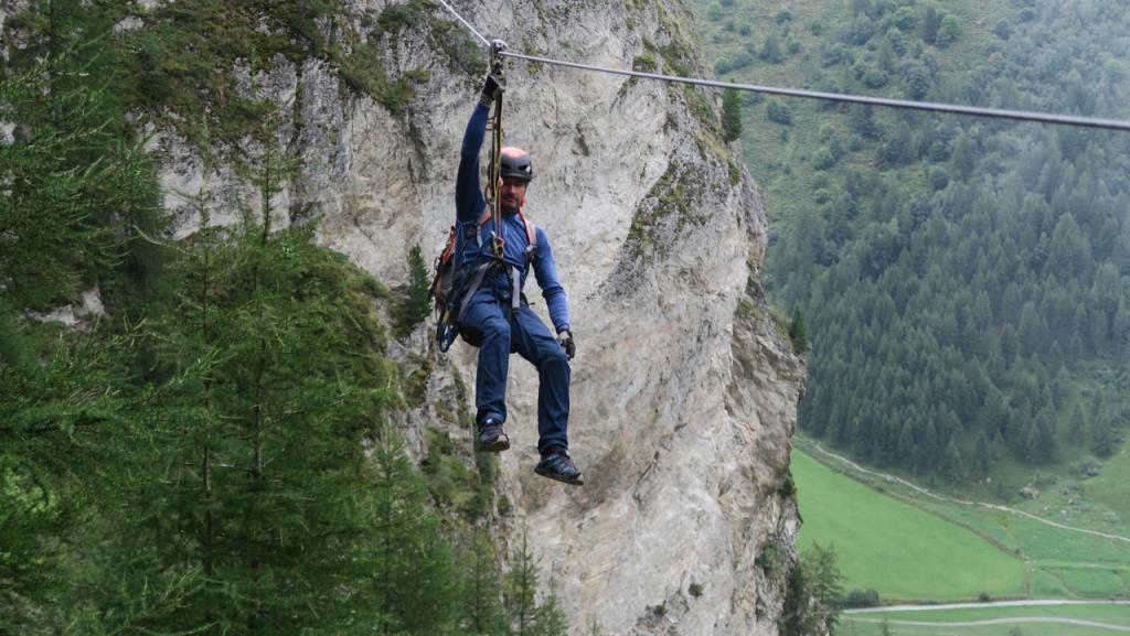 tyrolienne de la Via ferrata des Bettieres les Arcs