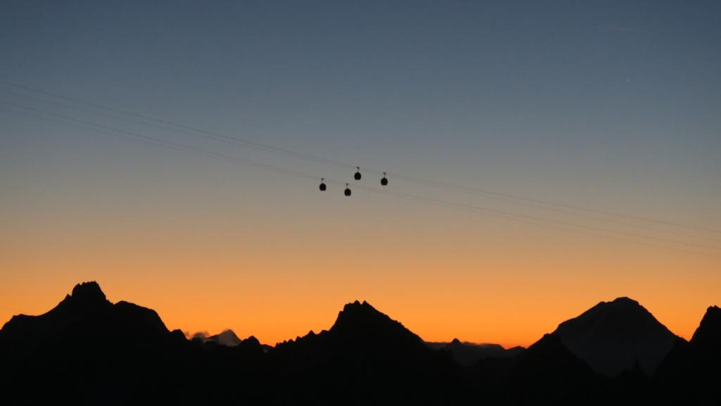 Levée du jour su la Vallée blanche