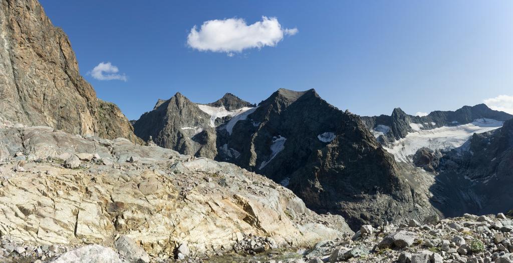 au pied du glacier de Sialouze