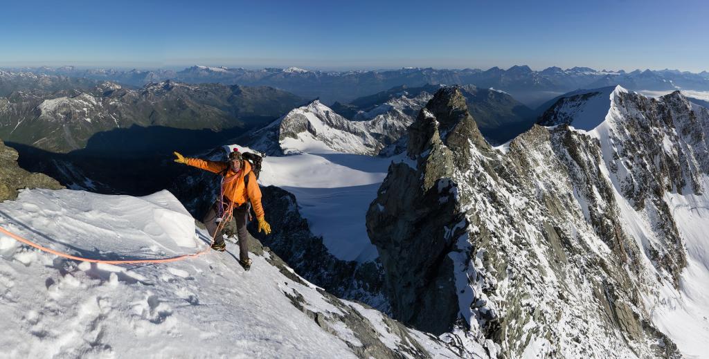 Sommet de la grande dalle enneigée.