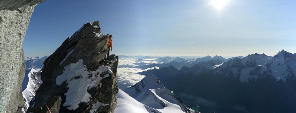 Au pied du passage le plus raide de la voie : 40m d'escalade sur grosses prises et plusieurs pas bien déversants.