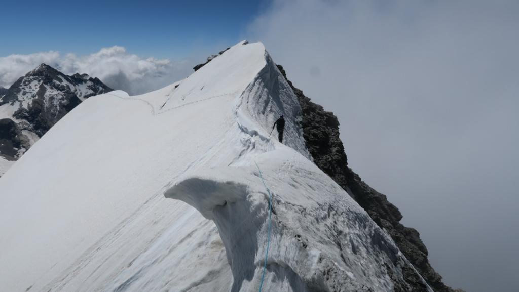 Sur l'arête