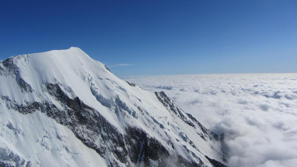 Ascension Mont Blanc  la vue du refuge du Gouter
