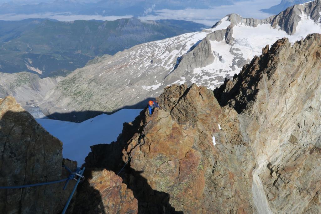 L'arête sommitale de l'aiguile des Glaciers