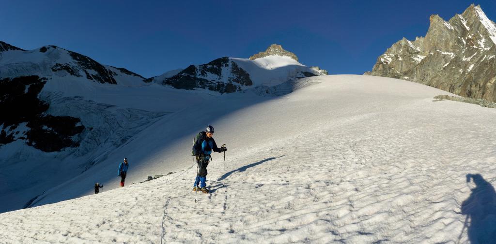 sortie de l'ombre, sous la Dent Blanche