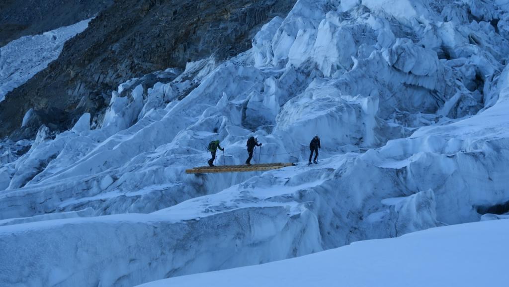 dans les crevasses