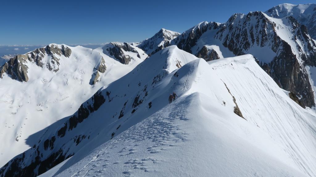 Une cordée venant de la Leix blanche